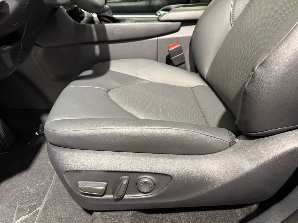 Thumbnail: 2026 Toyota Grand Highlander - 14