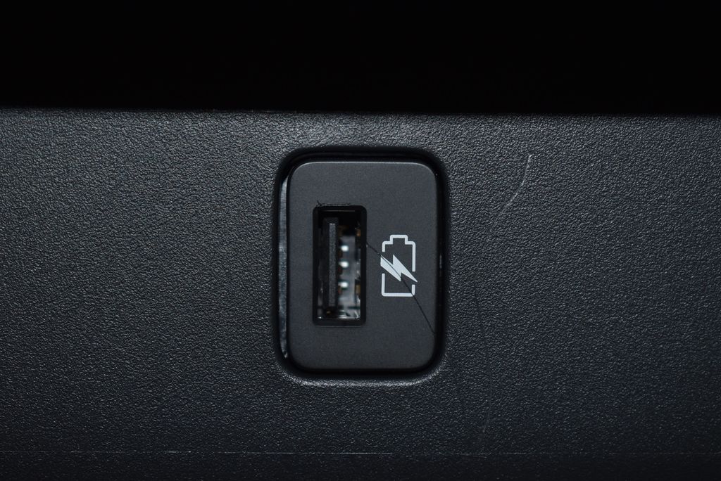 Thumbnail: 2025 Nissan Sentra - 32