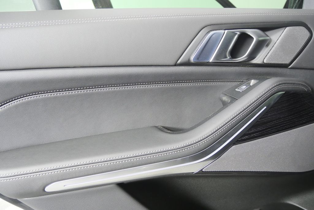 Thumbnail: 2026 BMW X5 - 14