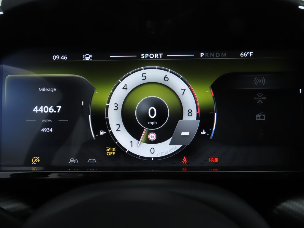 Thumbnail: 2025 Aston Martin Vantage - 31