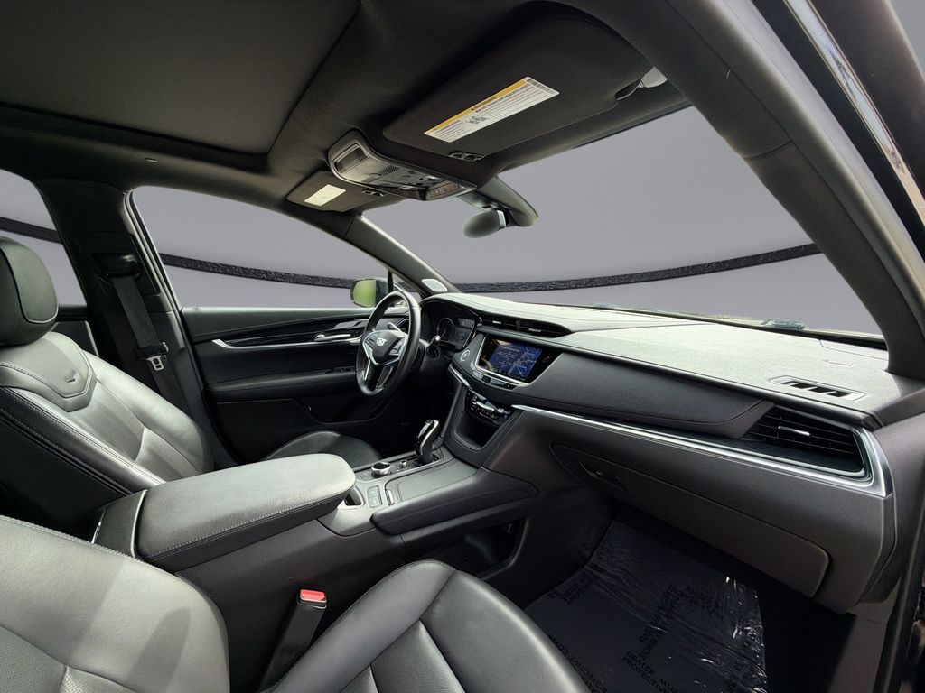 Thumbnail: 2024 Cadillac XT5 - 15