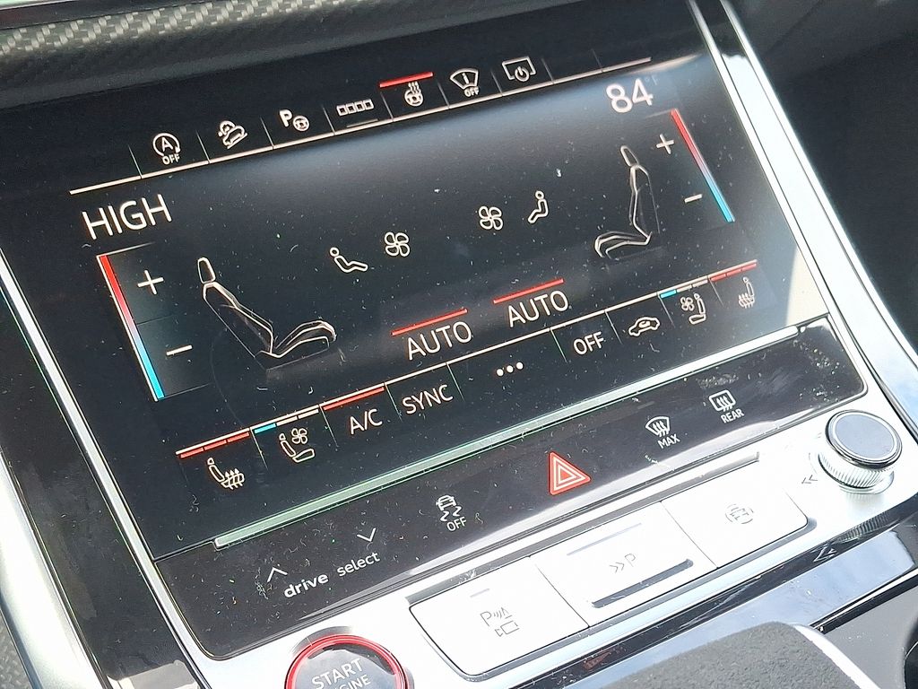 Thumbnail: 2026 Audi RS Q8 - 13