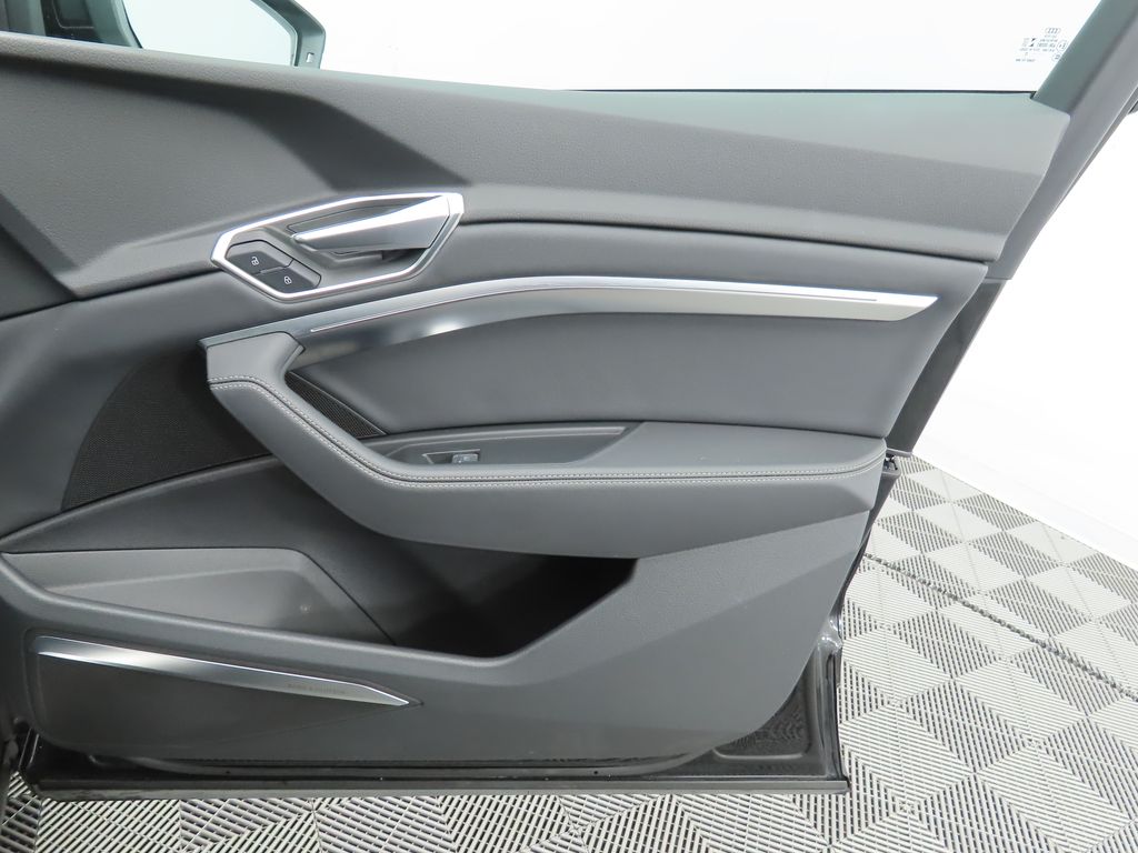 2022 Audi e-tron Premium Plus 25