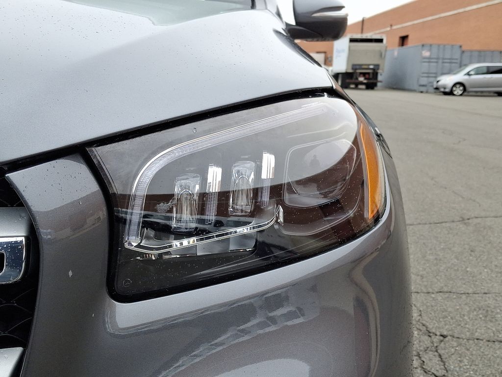 2022 Mercedes-Benz GLS 450 4MATIC 9