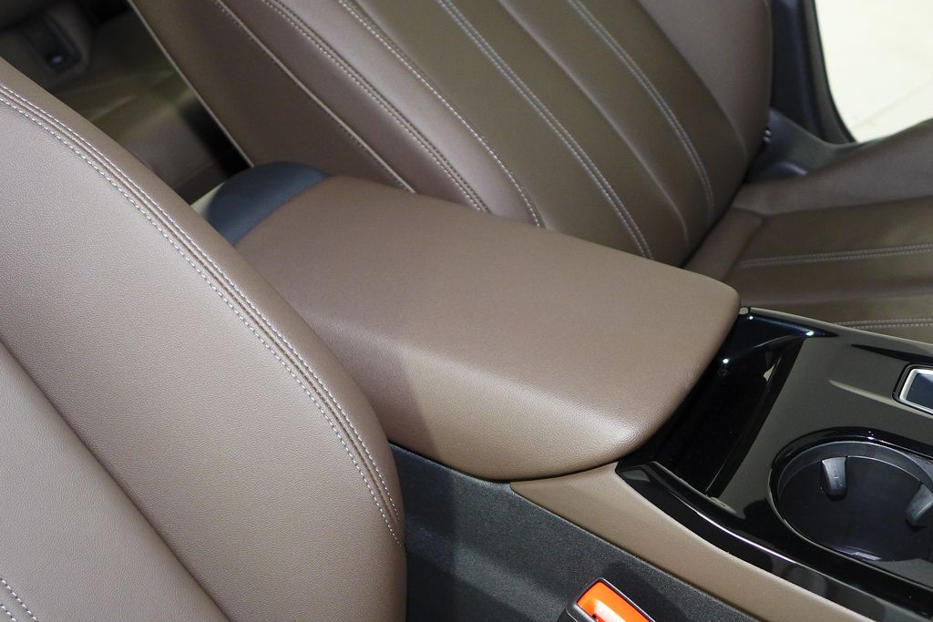 Thumbnail: 2025 Audi Q6 e-tron - 16