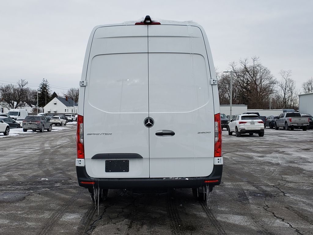 Thumbnail: 2026 Mercedes-Benz Sprinter - 4