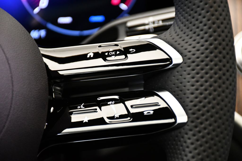 Thumbnail: 2026 Mercedes-Benz GLC - 24