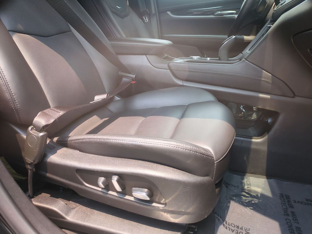 2023 Cadillac XT5 AWD Premium Luxury