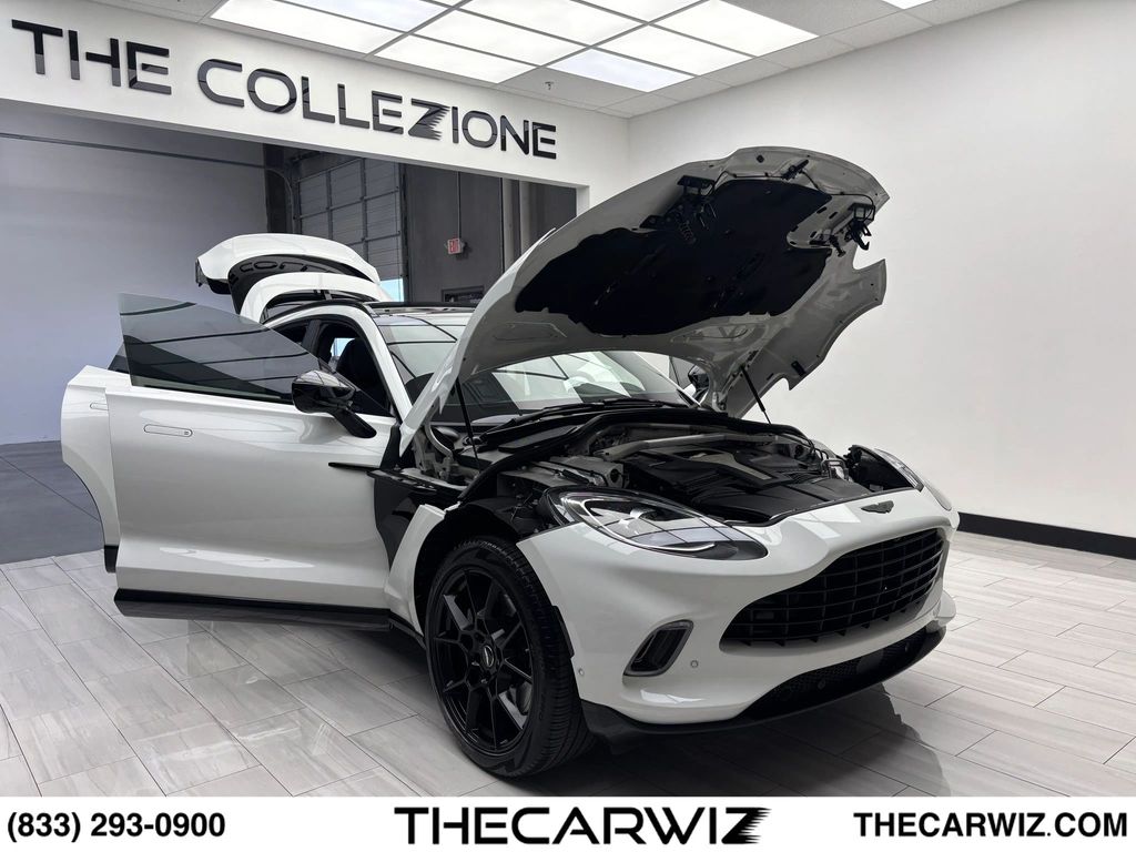2021 Aston Martin DBX
