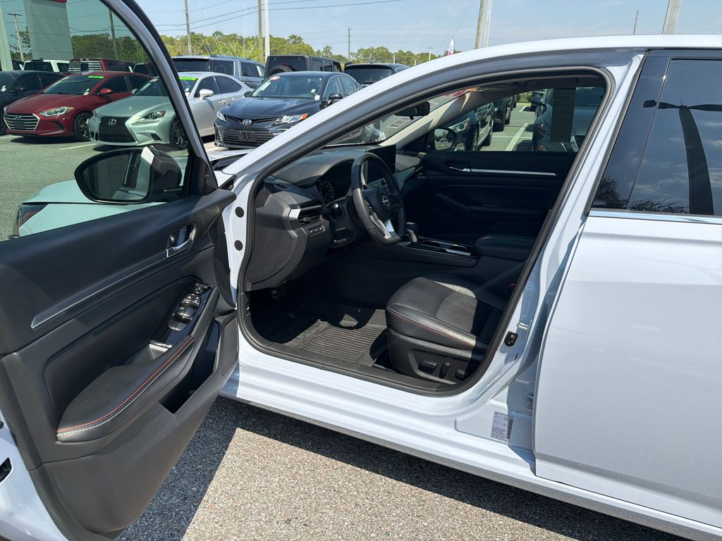 Used 2024 Nissan Altima 2.5 SR 4D Sedan
