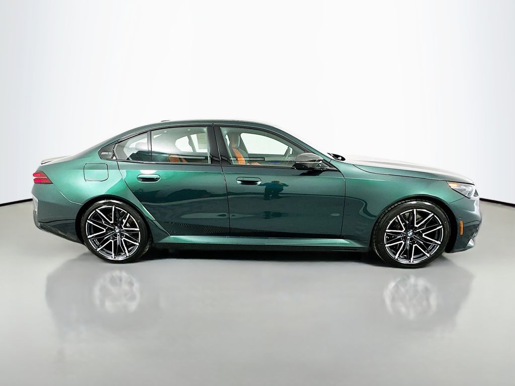 Thumbnail: 2027 BMW M5 - 4