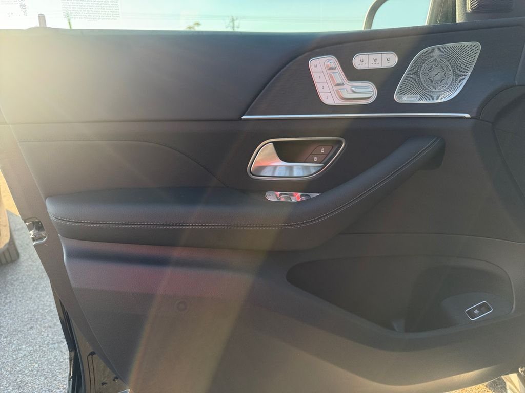 new 2026 Mercedes-Benz GLS car
