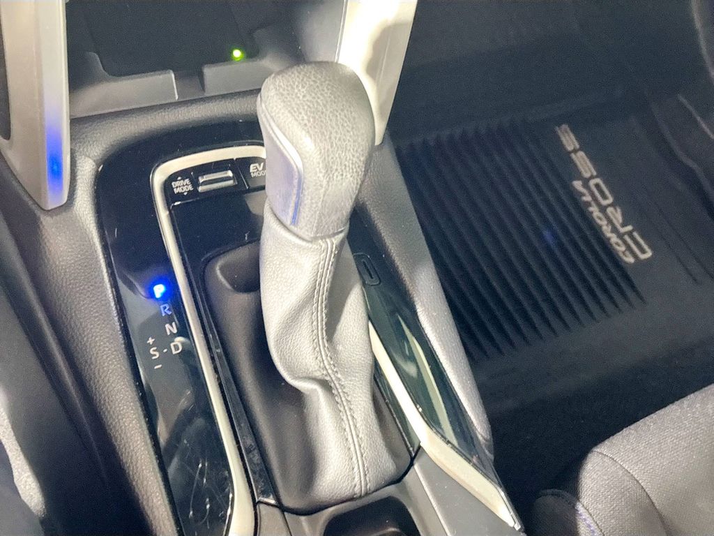 2024 Toyota Corolla Cross Hybrid SE