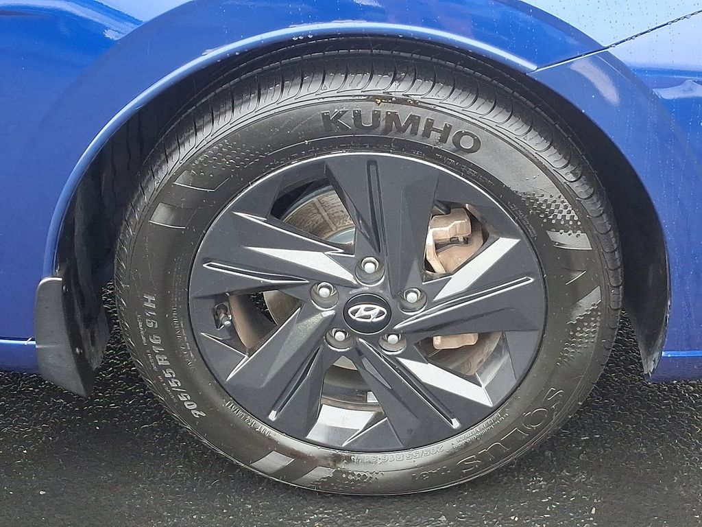 Thumbnail: 2023 Hyundai Elantra - 8