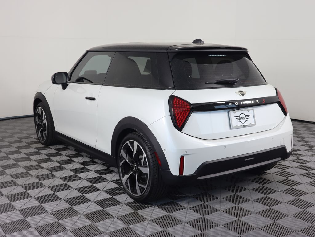2025 MINI Cooper S 8