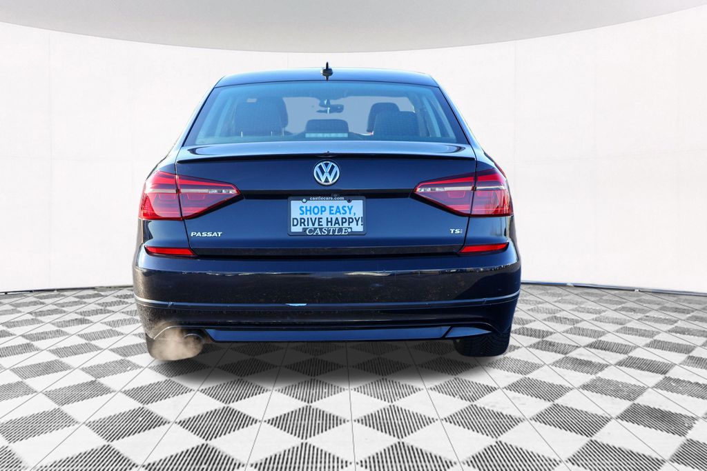 2018 Volkswagen Passat 2.0T R-Line 9