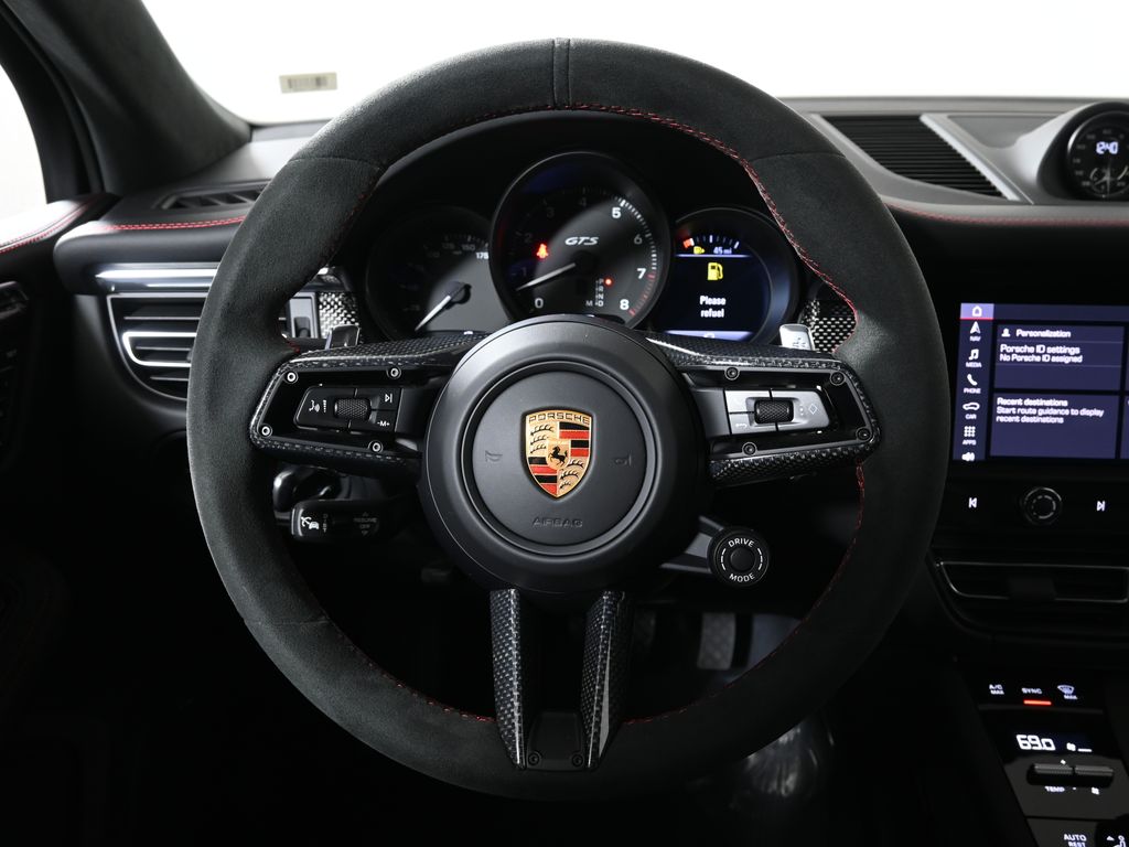 Thumbnail: 2026 Porsche Macan - 17