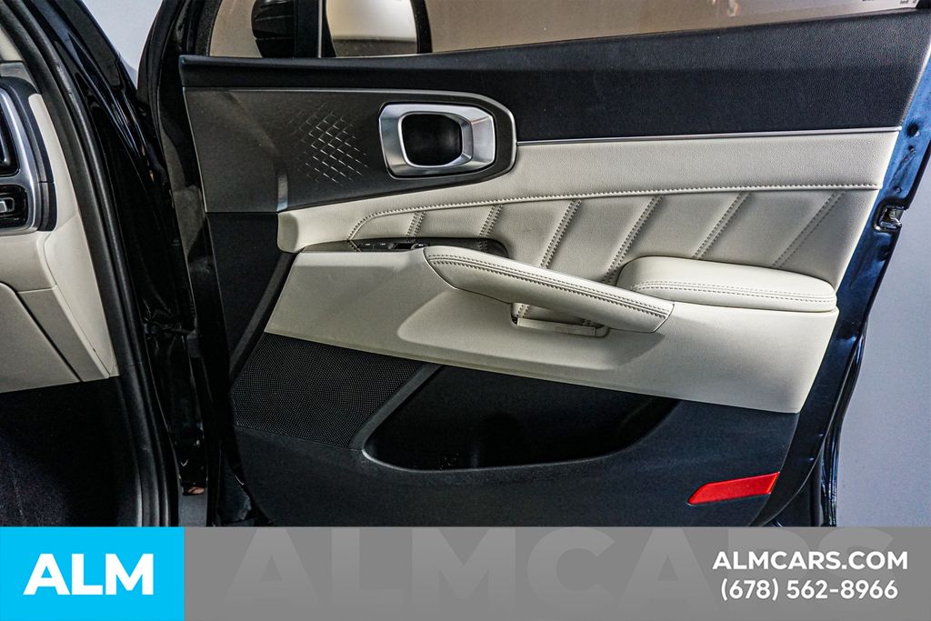 Used 2022 Black Kia SX image 46