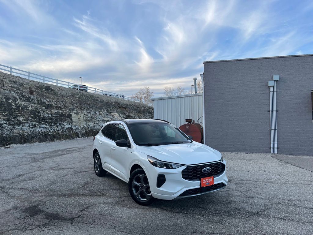 Star White Metallic Tri-Coat 2024 Ford Escape ST-Line AWD SUV / Crossover All-Wheel Drive 8-Speed Automatic
