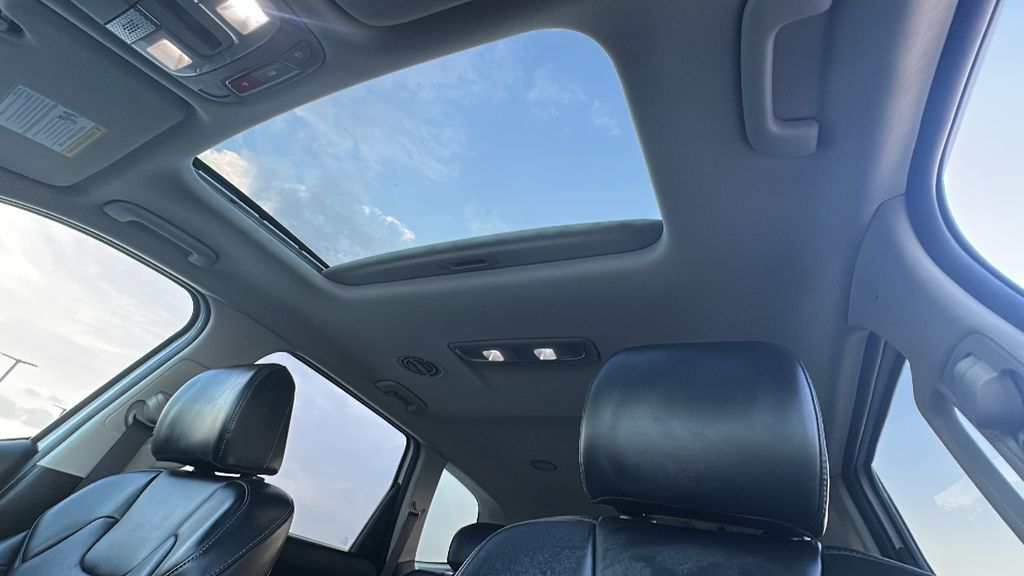 2025 Kia Telluride S White at Legacy Ford