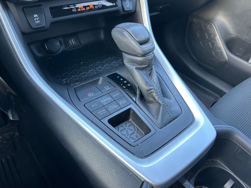 Thumbnail: 2024 Toyota RAV4 - 26