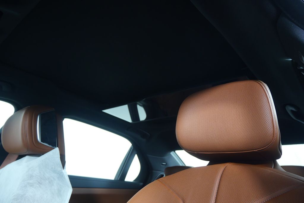 Thumbnail: 2026 BMW 7 Series - 12