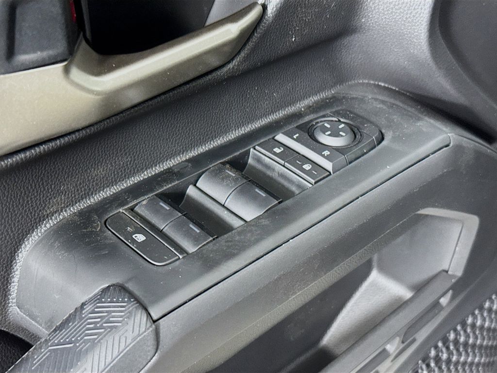 2025 Toyota Tacoma TRD Off Road - Photo 13