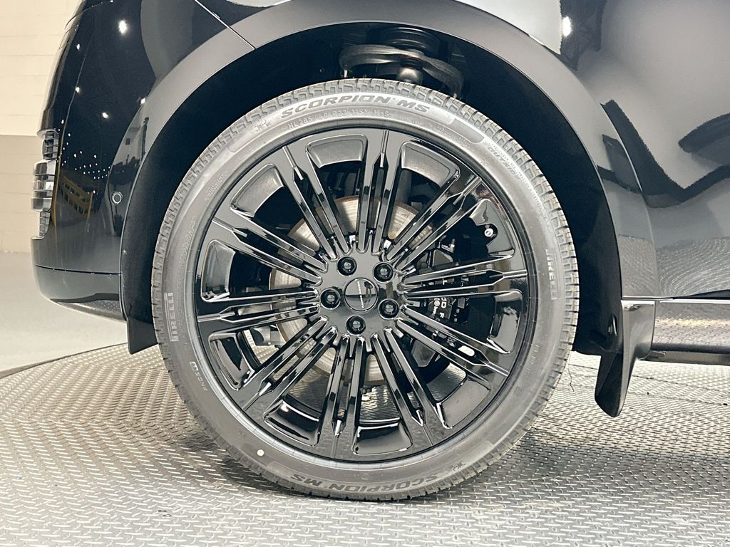 Thumbnail: 2026 Land Rover Range Rover - 5