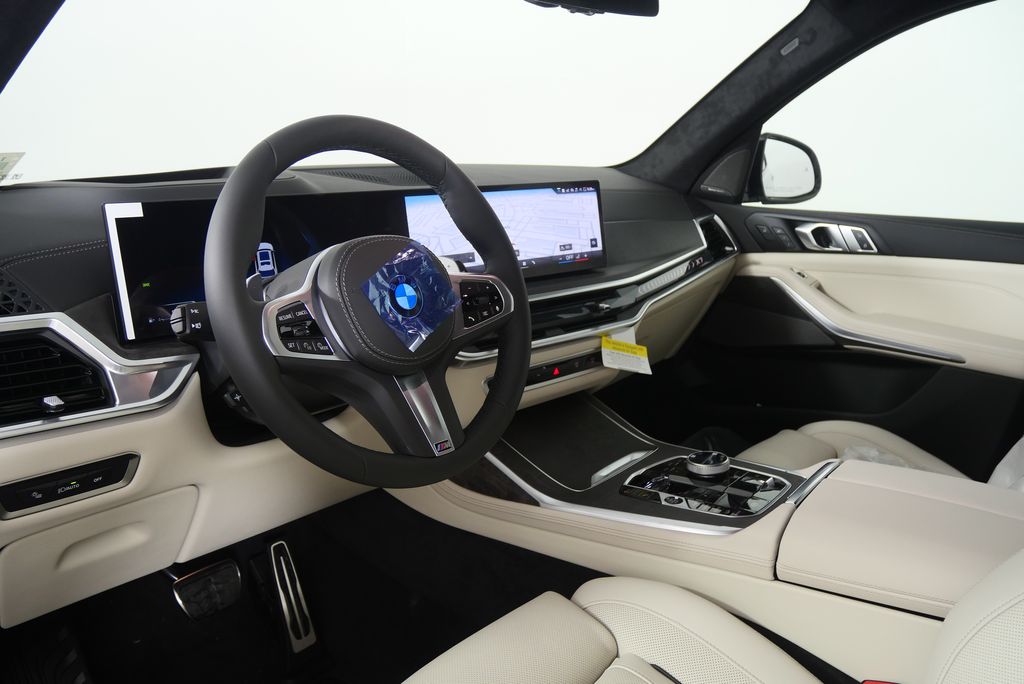 Thumbnail: 2026 BMW X7 - 13