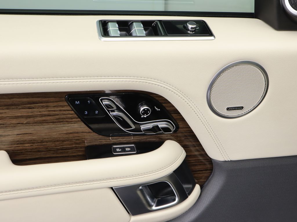 Thumbnail: 2022 Land Rover Range Rover - 23