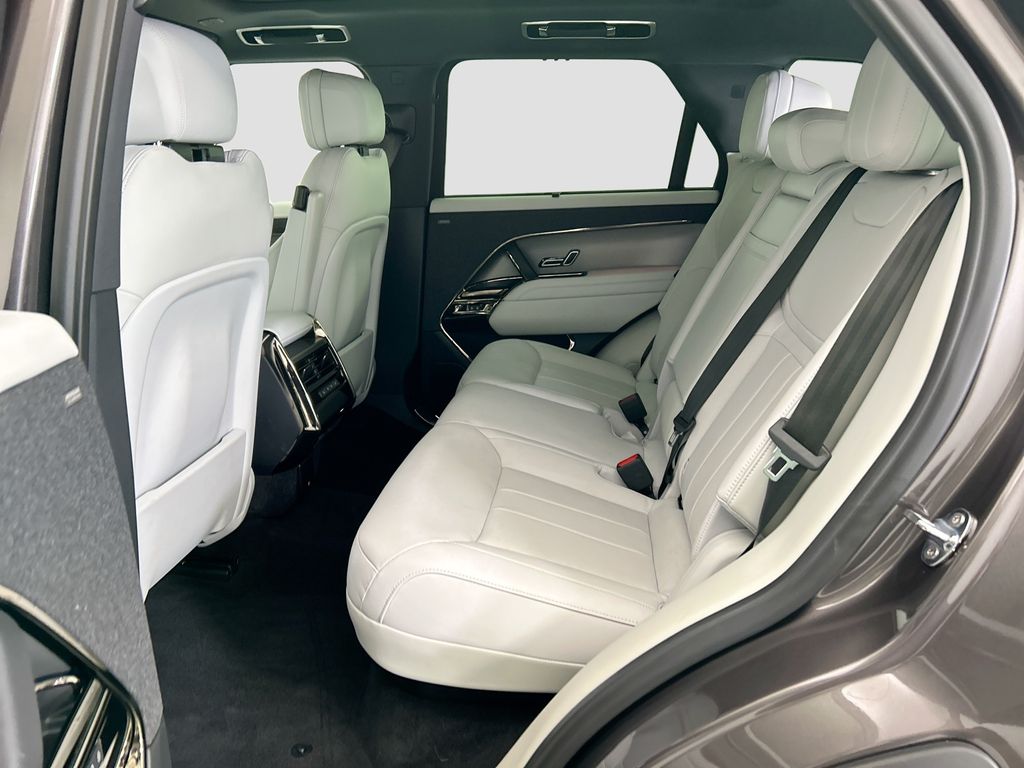 Thumbnail: 2025 Land Rover Range Rover Sport - 20