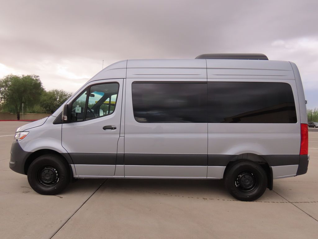 Thumbnail: 2025 Mercedes-Benz Sprinter - 8