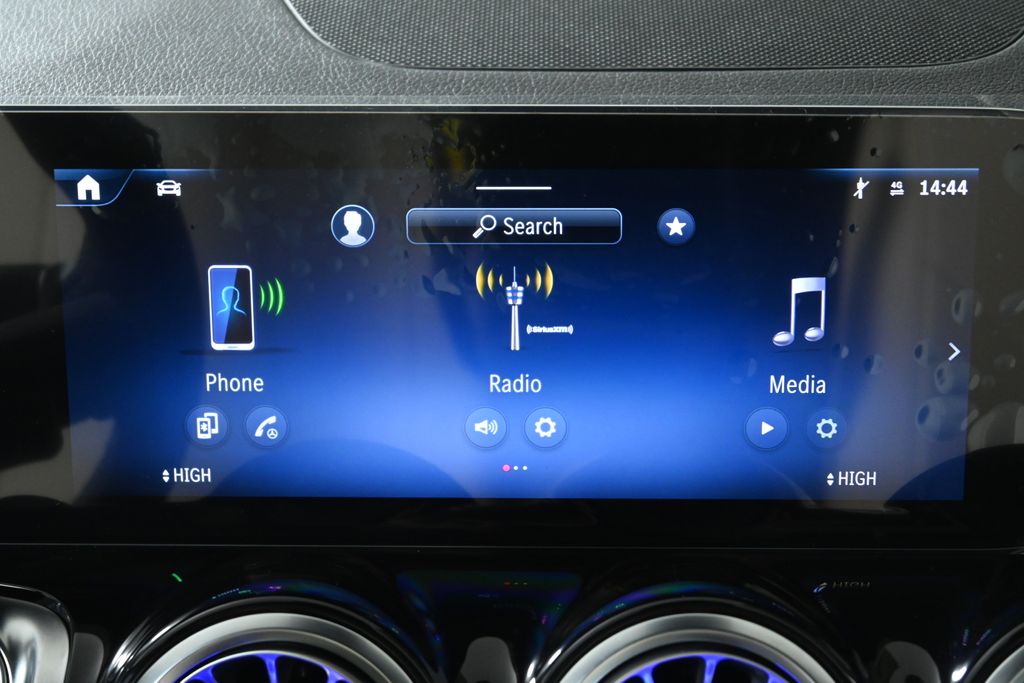 Thumbnail: 2026 Mercedes-Benz GLB - 17