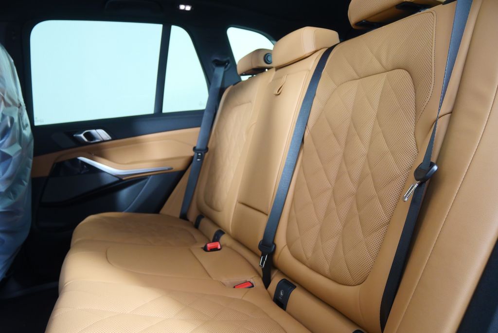 Thumbnail: 2026 BMW X5 - 15