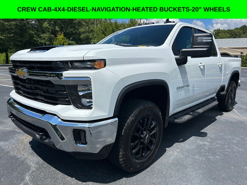 Summit White 2026 Chevrolet Silverado 2500HD Pickup Truck Four-Wheel Drive Automatic