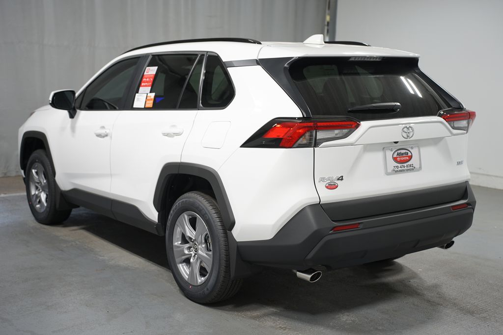 2025 Toyota RAV4 XLE 6