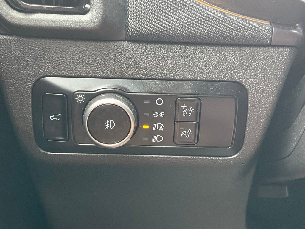 Used 2023 Silver Ford Badlands image 14