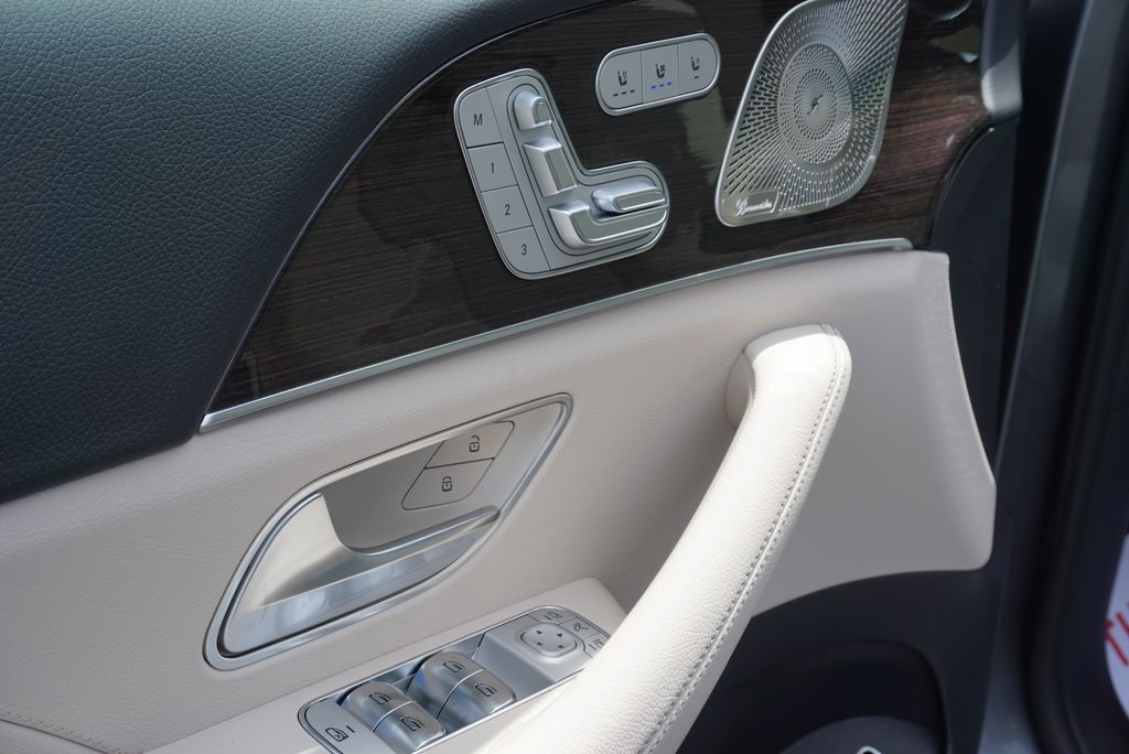 Thumbnail: 2026 Mercedes-Benz GLE - 24