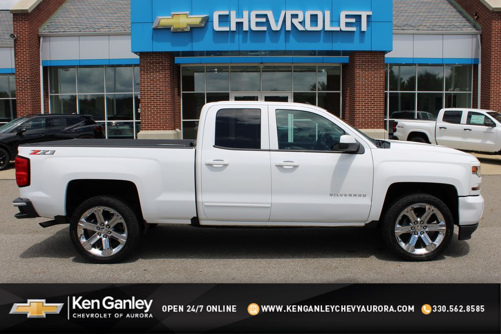 Summit White 2018 Chevrolet Silverado 1500 Pickup Truck Four-Wheel Drive 6-Speed Automatic Overdrive