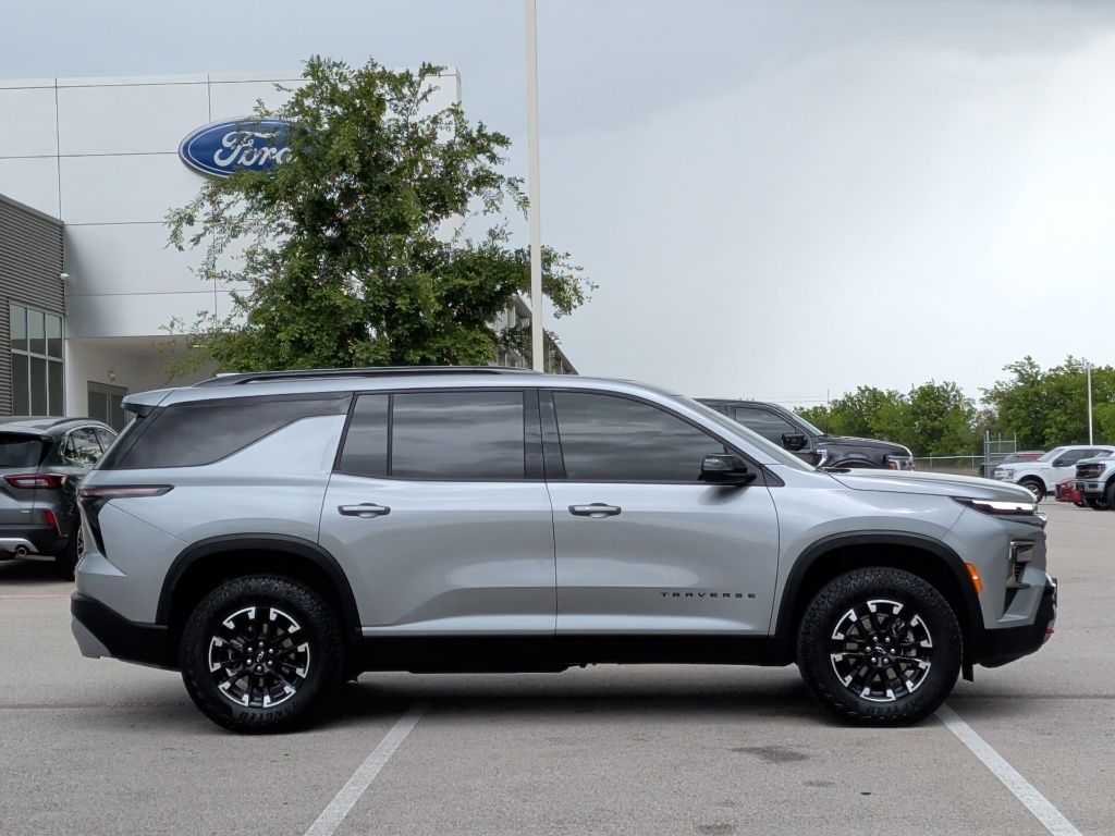 2025 Chevrolet Traverse Z71 - 8