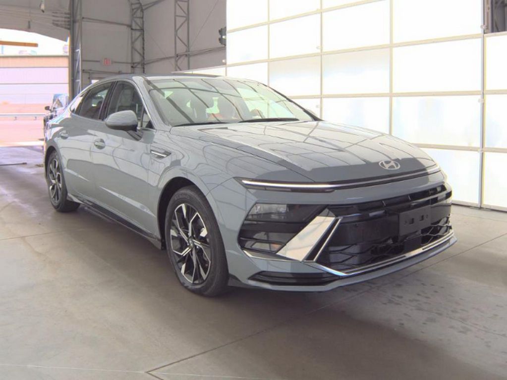 Used 2025 Blue Hyundai SEL image 4