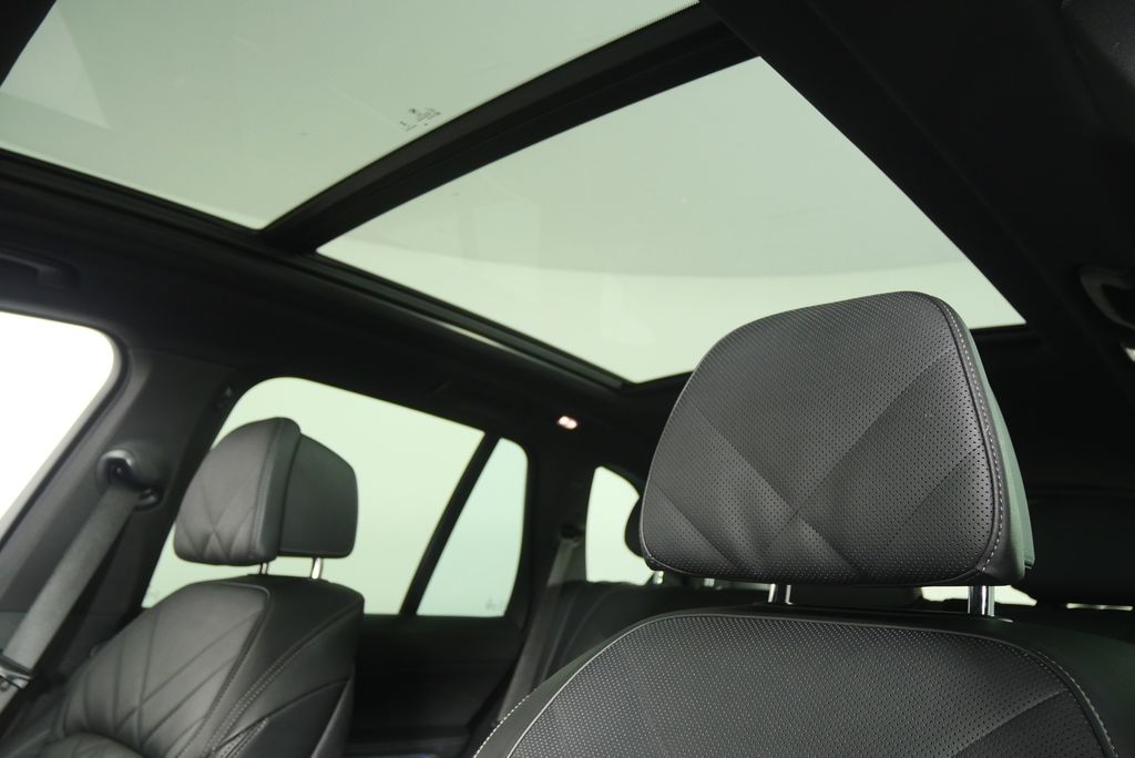 Thumbnail: 2024 BMW X5 - 12