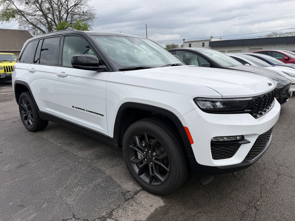 View vehicle photo 5