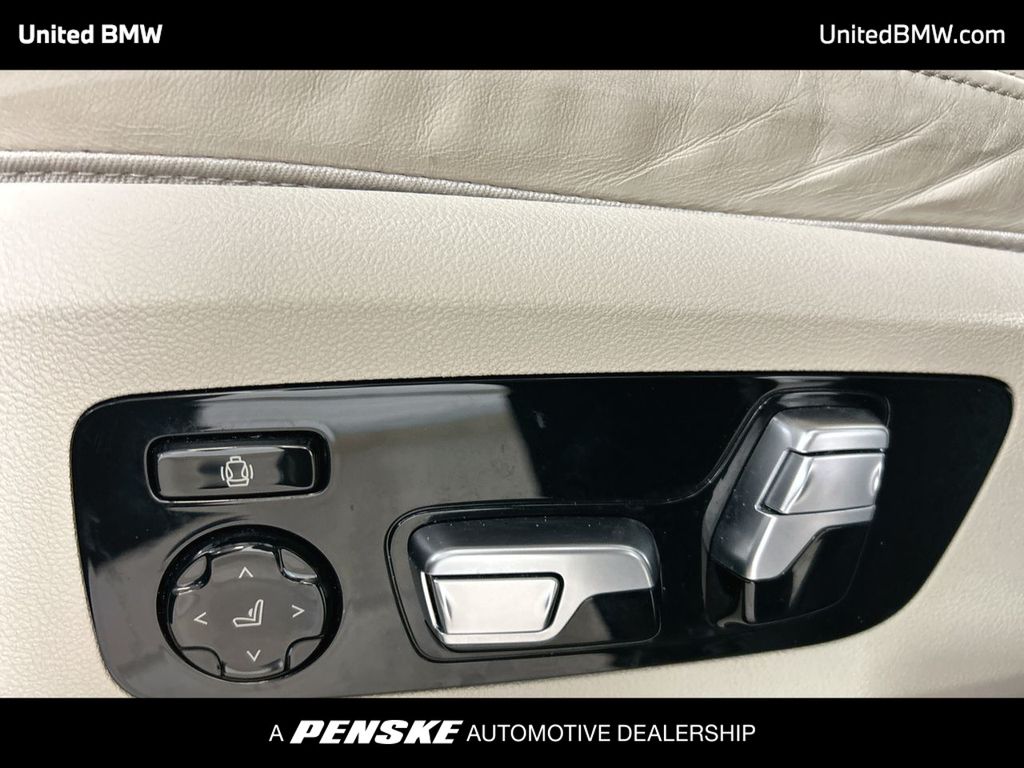 Thumbnail: 2019 BMW X7 - 12