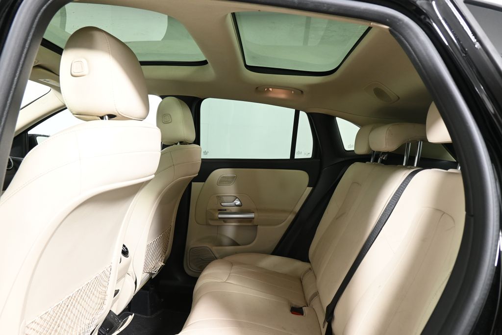 2021 Mercedes-Benz GLA 250 4MATIC 7