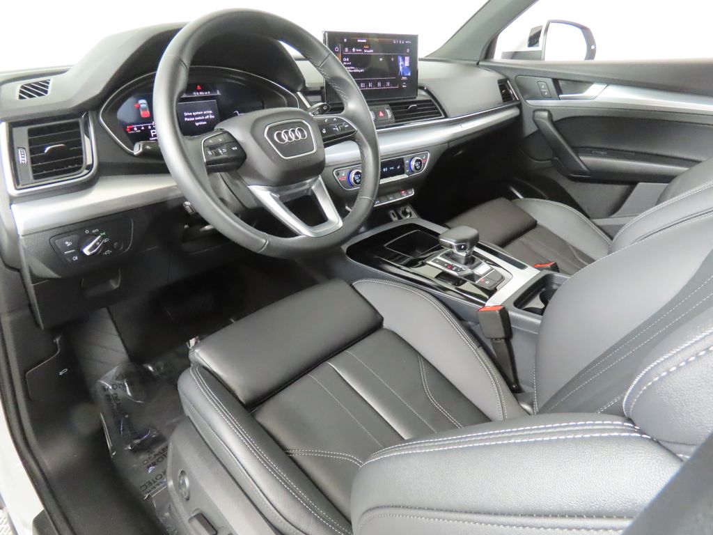Thumbnail: 2025 Audi Q5 - 28