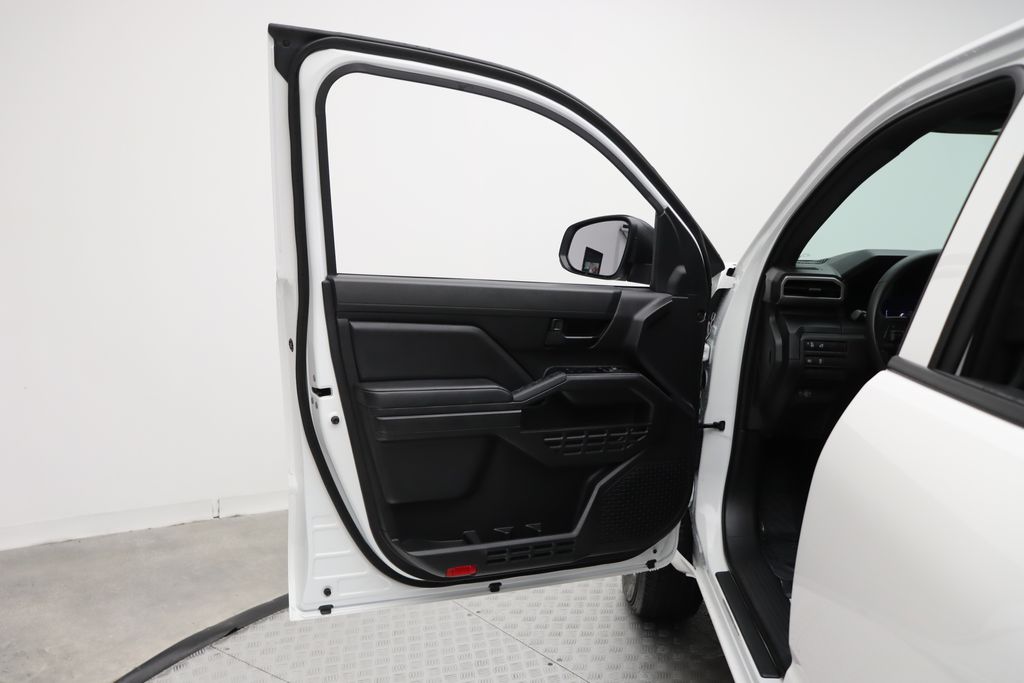 2024 Toyota Tacoma SR 16