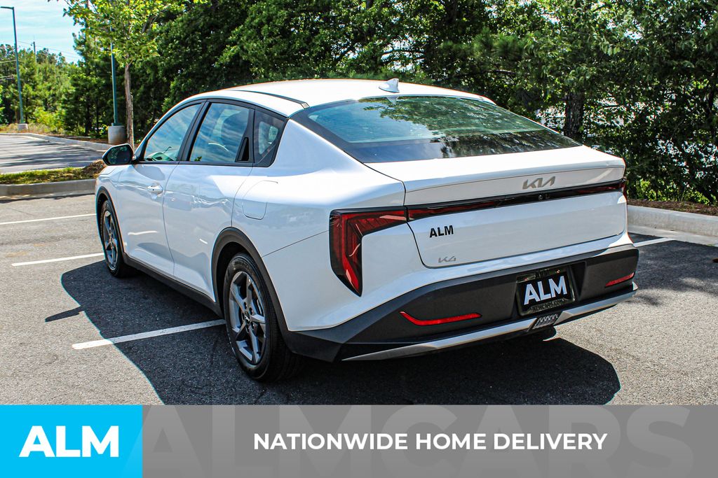 Used 2025 White Kia LXS image 5