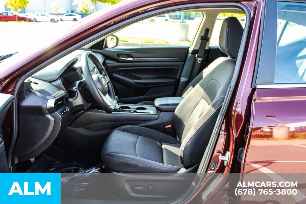 Used 2025 Red Nissan 2.5 SV image 16