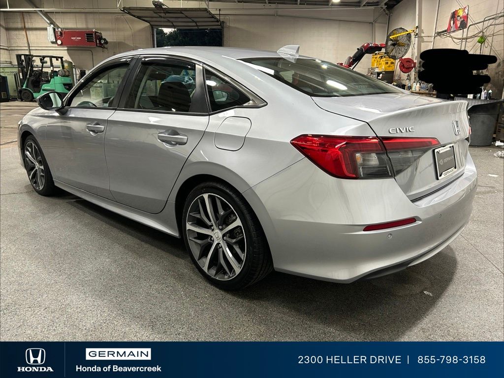 Used 2022 Silver Honda Touring image 6